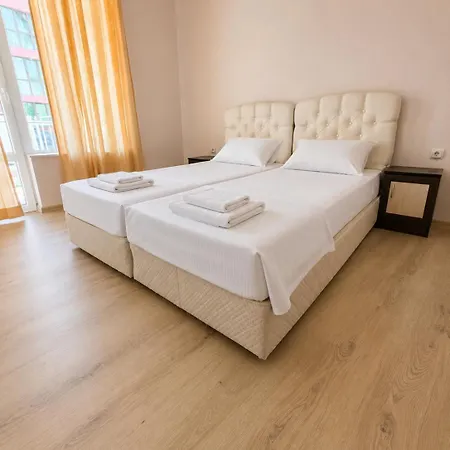 Cozy With Balcony&pool аccess In Апартаменты Свети-Влас